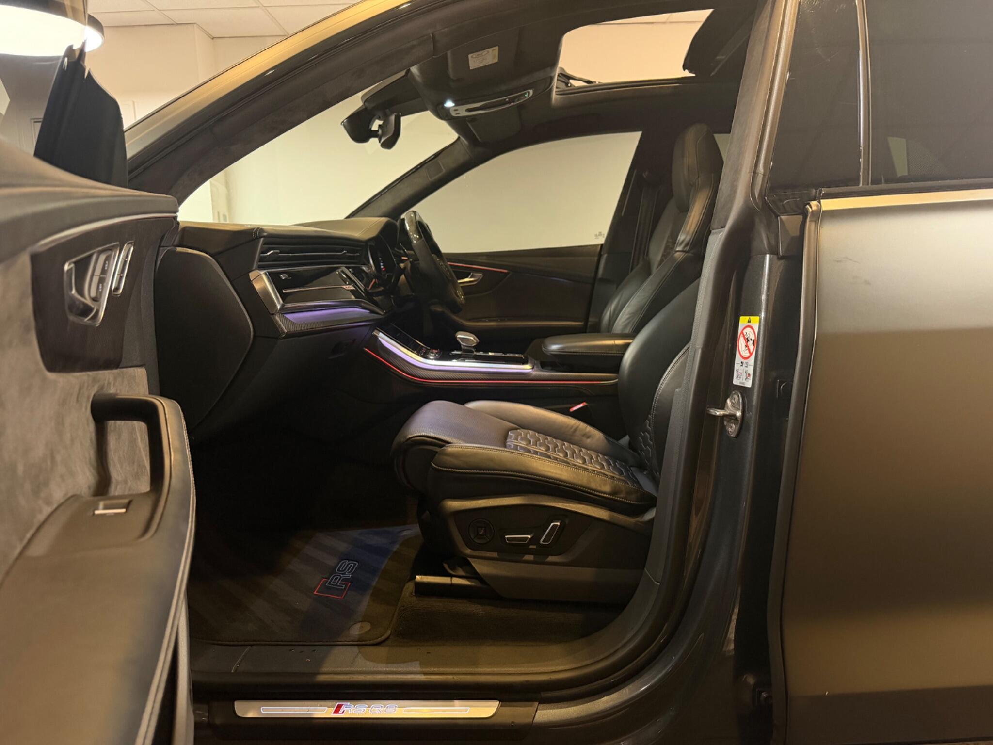 Audi RSQ8